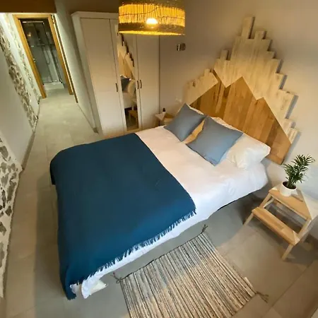 The Little 3* Caravia