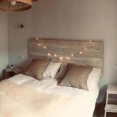 The Little בית הארחה קרוויה