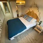 The Little 3* Caravia